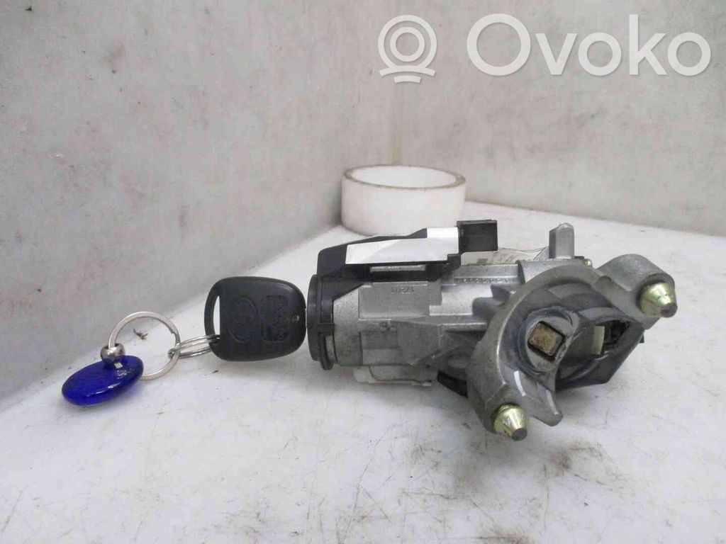 Toyota Yaris Замок зажигания 