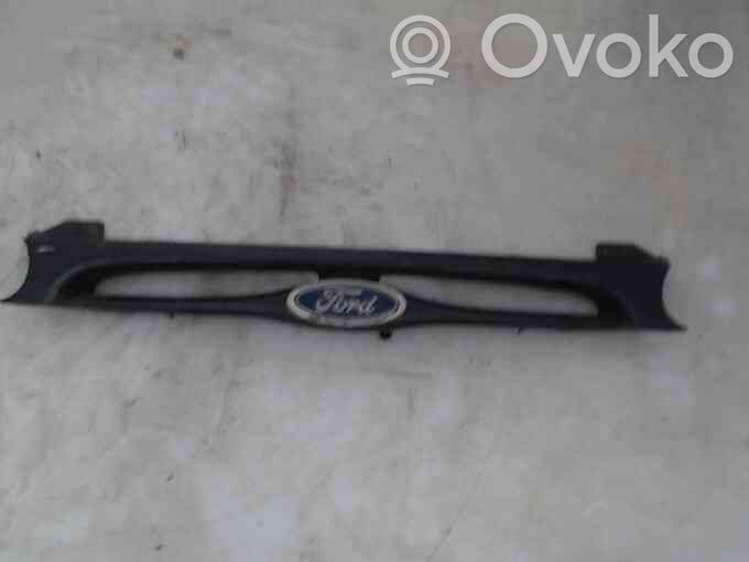 Ford Mondeo MK I Etupuskurin ylempi jäähdytinsäleikkö 