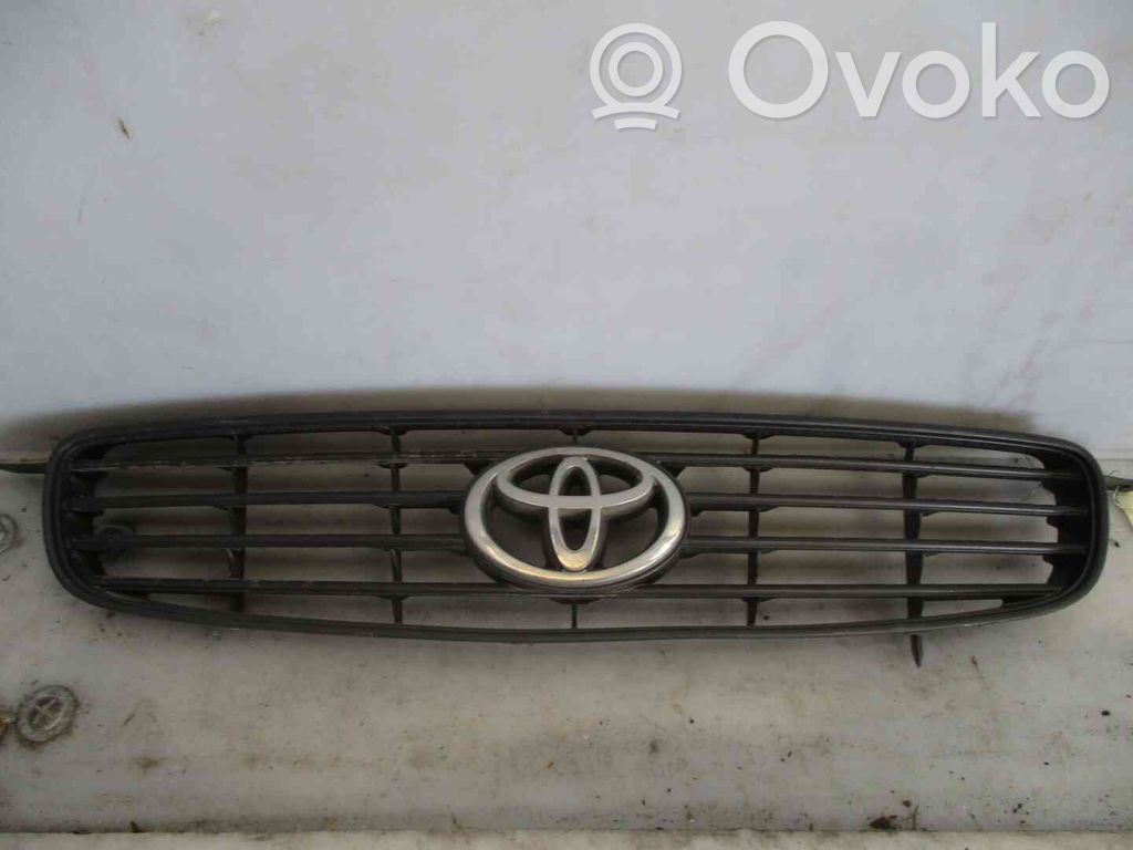 Toyota Corolla Verso E121 Etupuskurin ylempi jäähdytinsäleikkö 