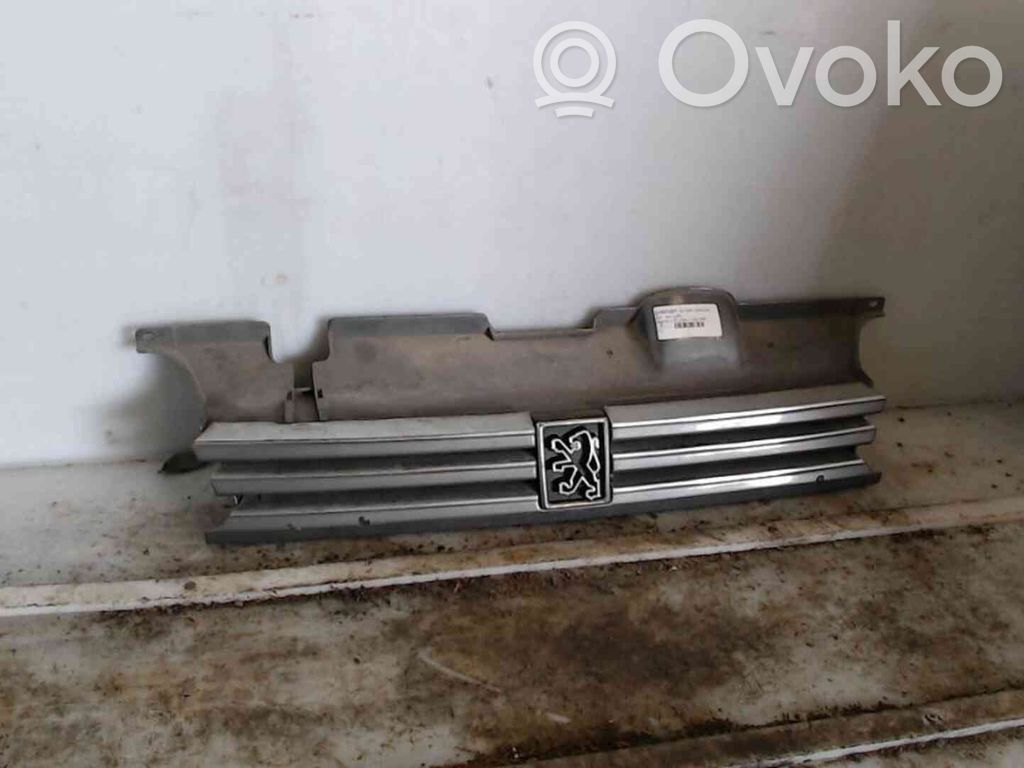Peugeot 405 Griglia superiore del radiatore paraurti anteriore