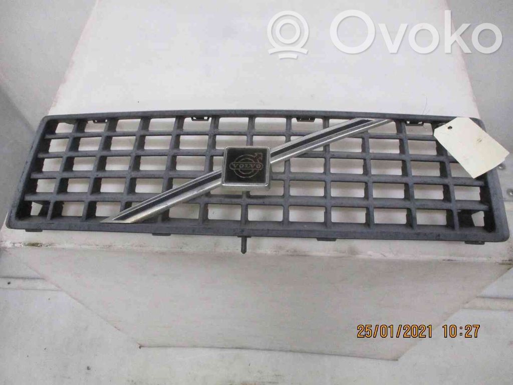 Volvo 440 Griglia superiore del radiatore paraurti anteriore 