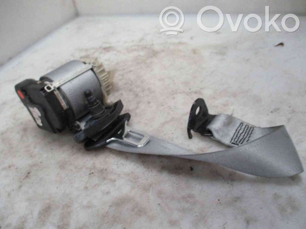 Opel Corsa C Cinturón trasero 