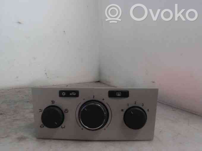 Opel Astra H Panel klimatyzacji 