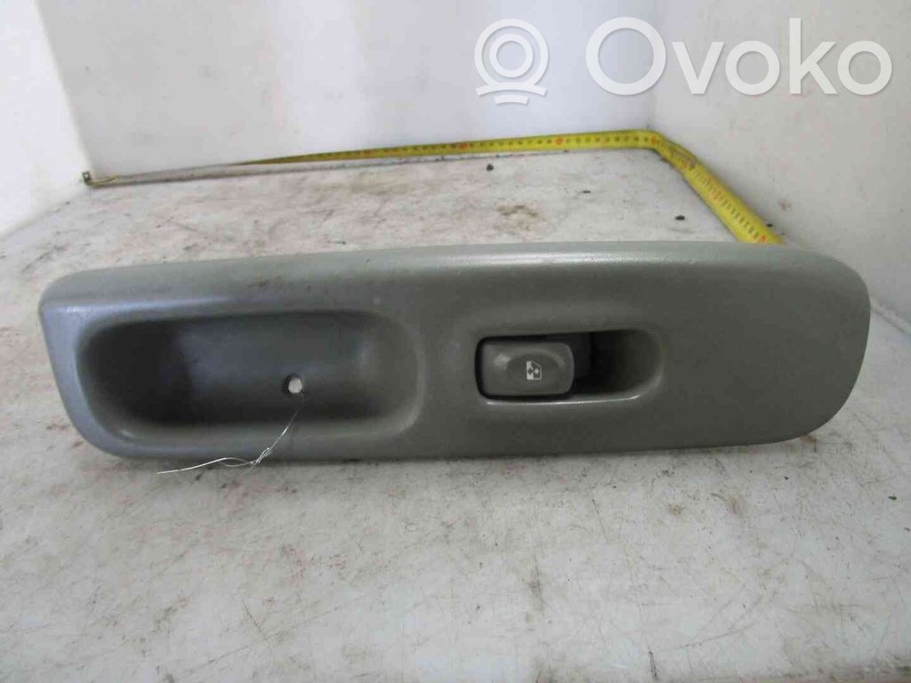Renault Twingo I Interrupteur commade lève-vitre 