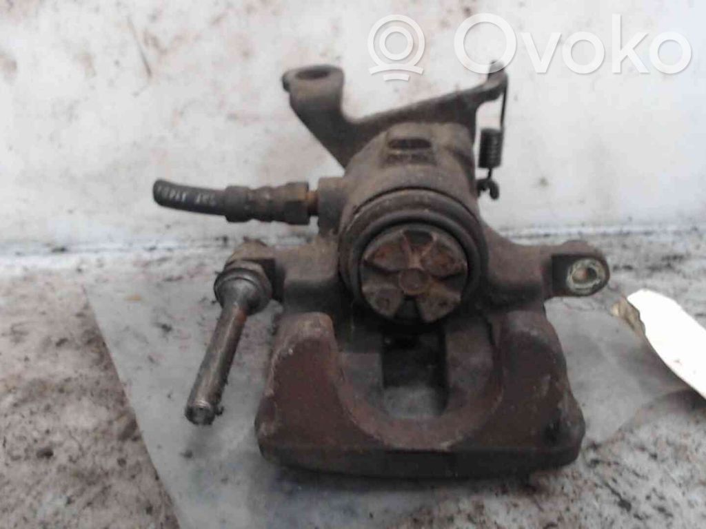 Ford Focus Tylny zacisk hamulcowy 