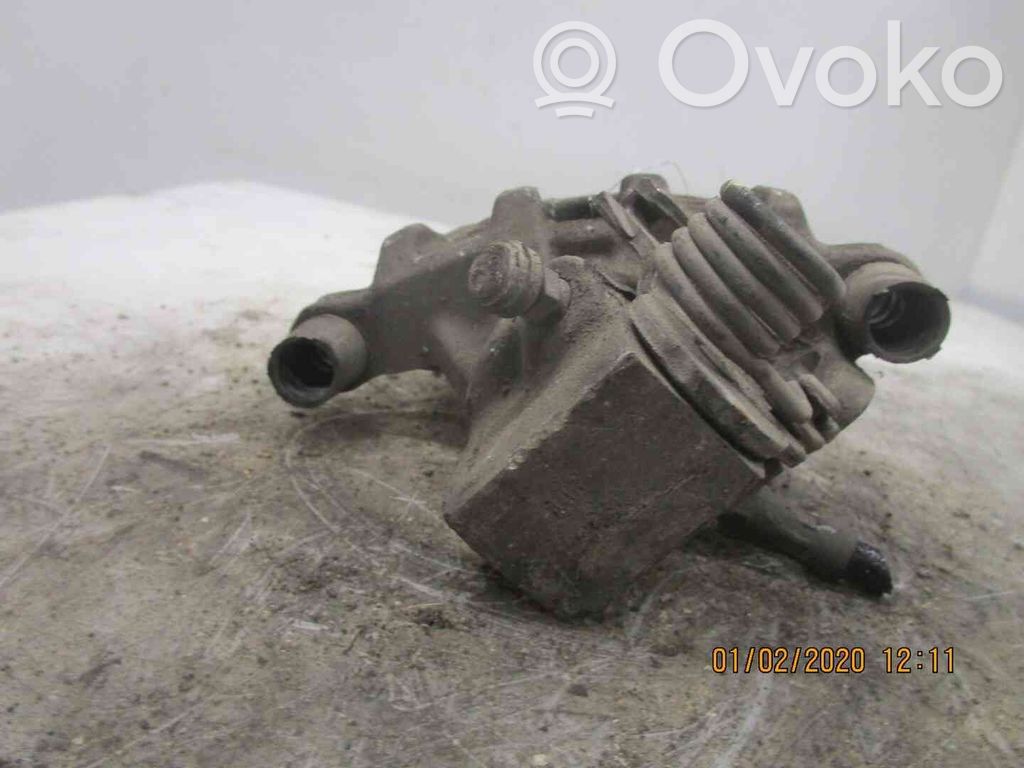 Ford Focus Tylny zacisk hamulcowy 