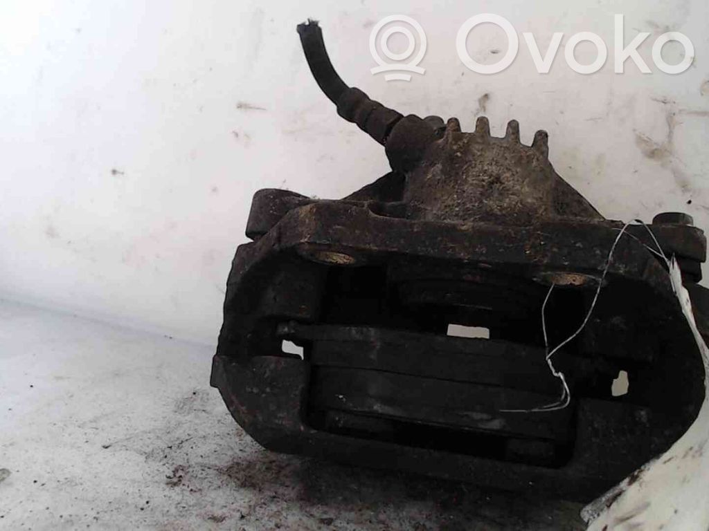 Peugeot 206 Zacisk hamulcowy przedni