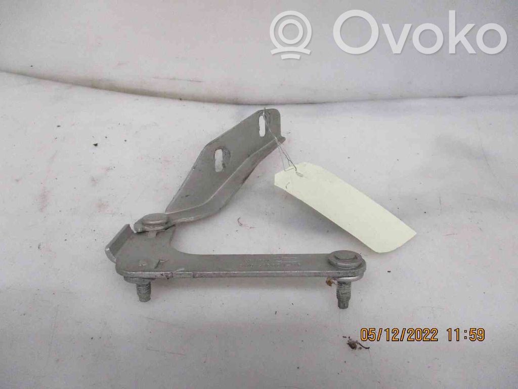 Ford Focus Konepellin saranat 