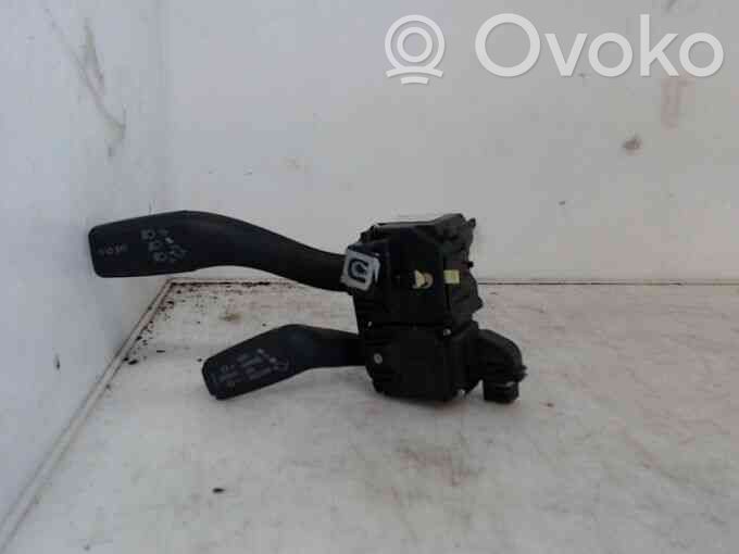 Commodo de clignotant   8P0953513E9B9,21704453,2504866,VDMS4