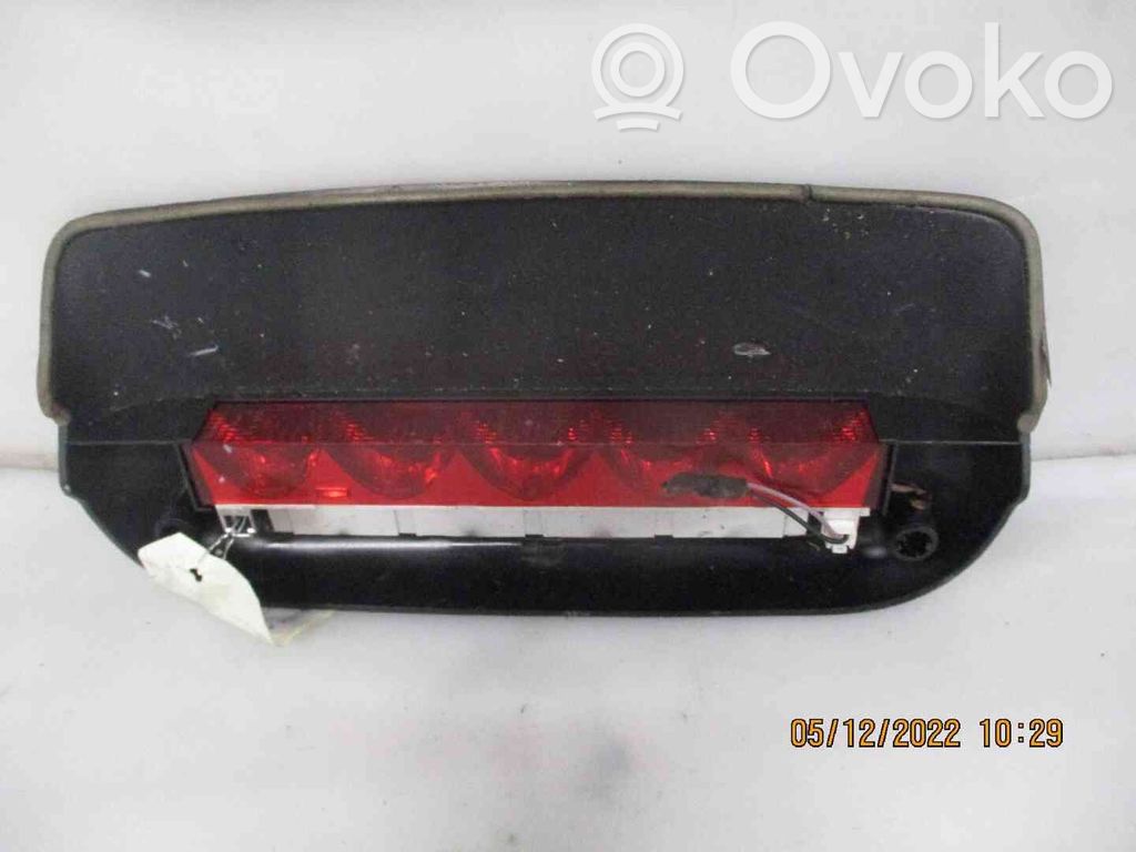 Third/center stoplight   1251838,22201919,2544664,VDMS4