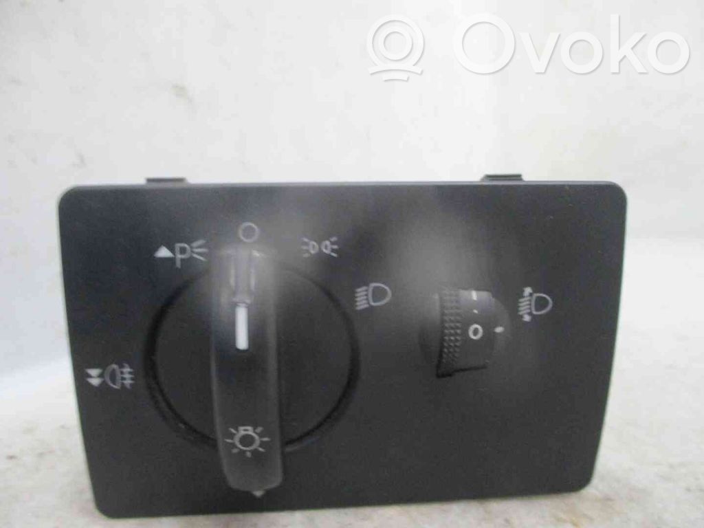 Interruptor de luz   1471875,21703169,2503693,VDMS4