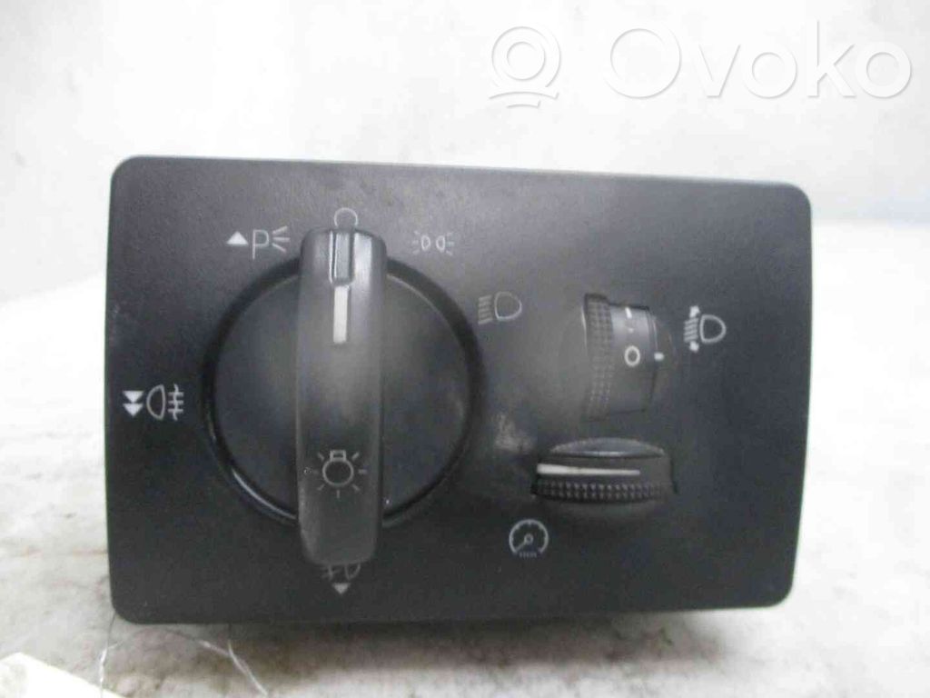 Ford Focus Light switch 