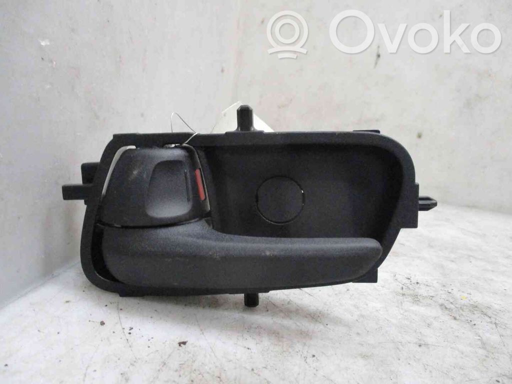 Toyota Yaris Manecilla interna puerta trasera