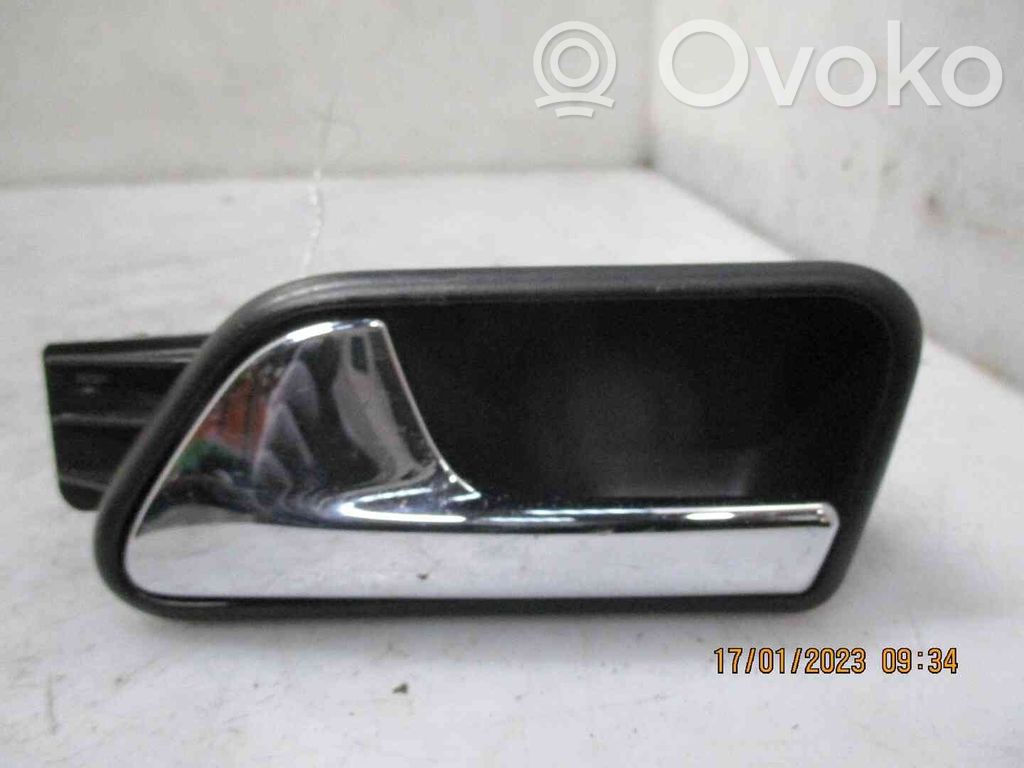 Volkswagen Touran I Rear door interior handle 