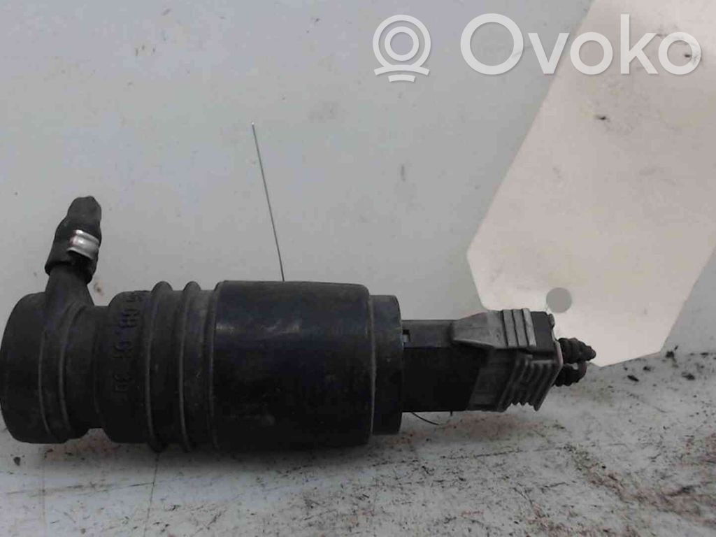 BMW 3 E36 Pompa spryskiwacza szyby przedniej / czołowej 
