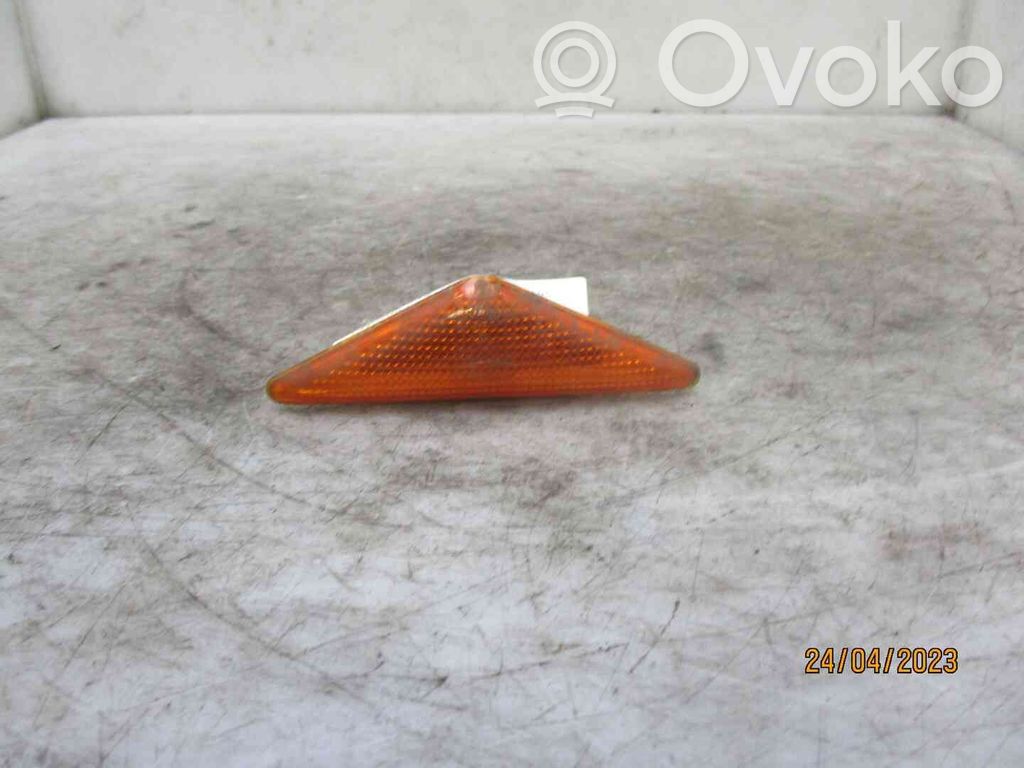 Front fender indicator light   4364357,22300612,2550149,VDMS4