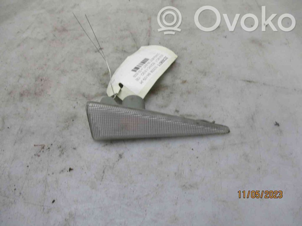 Renault Megane II Semnalizator bară față 