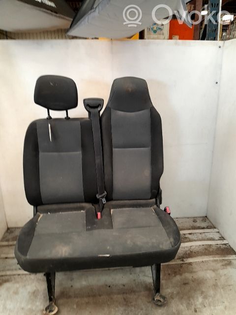 Renault Master III Kaksoisetuistuin 