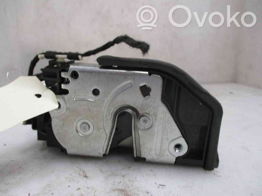BMW 1 F20 F21 Zamek drzwi tylnych 