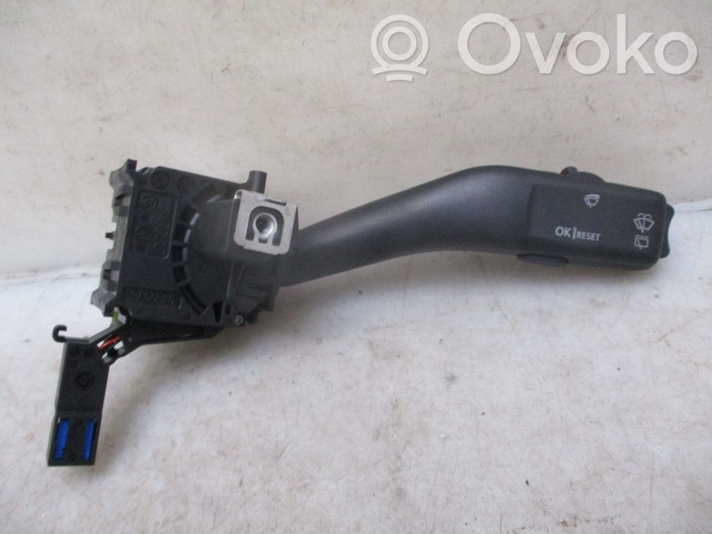 Volkswagen Golf V Commodo d'essuie-glace