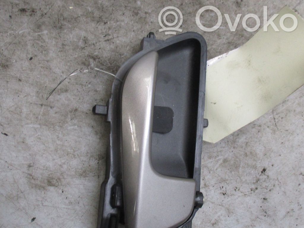 Hyundai i20 (GB IB) Klamka wewnętrzna drzwi przednich 