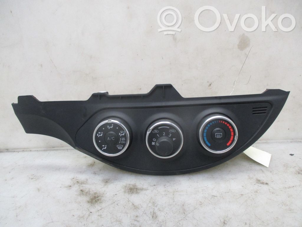 Toyota Yaris Climate control unit 