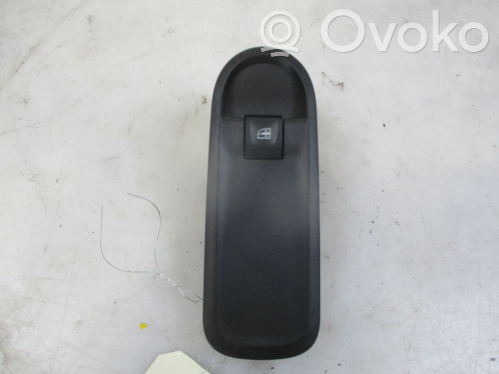 Dacia Duster Interruptor del elevalunas eléctrico 