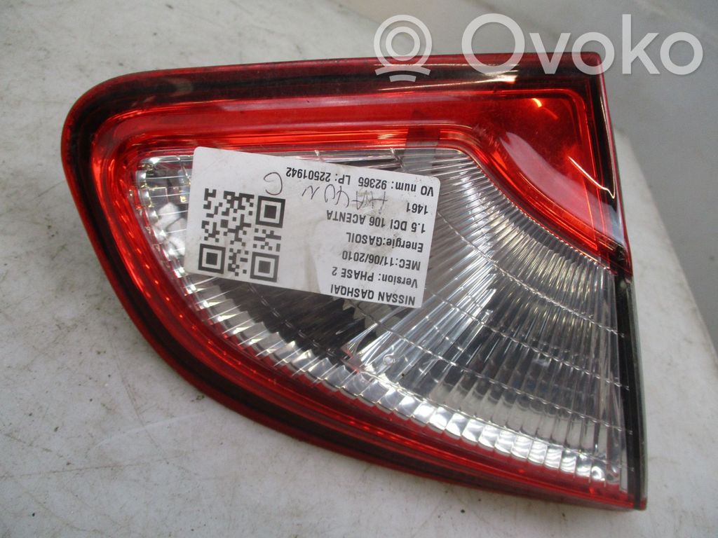 Nissan Qashqai Luci posteriori del portellone del bagagliaio 