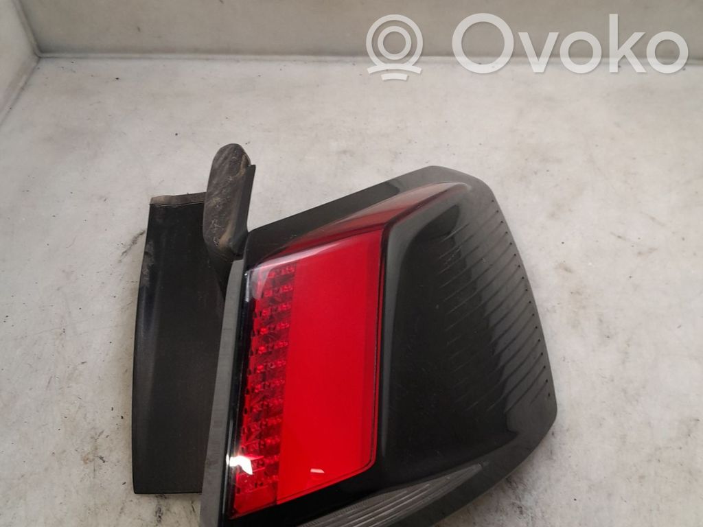 Peugeot 3008 II Lampă spate în caroserie 