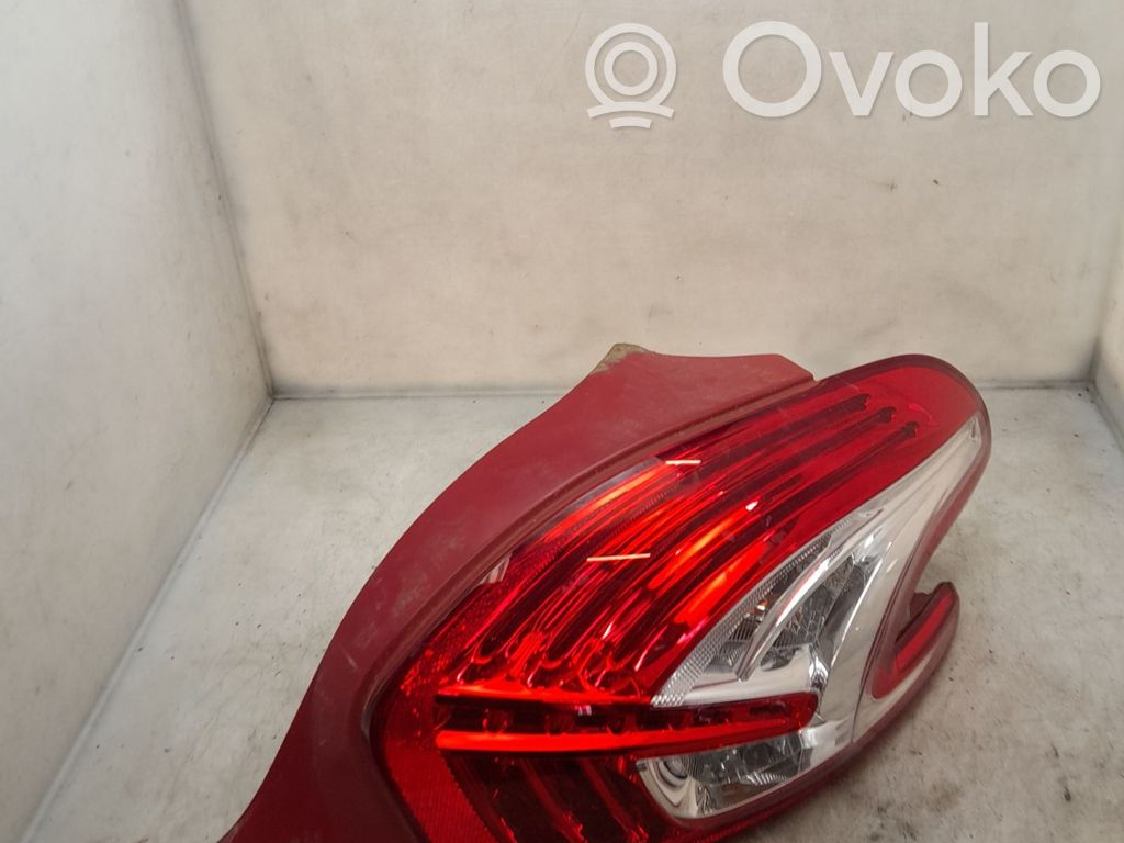Peugeot 208 I Lampă spate în caroserie 