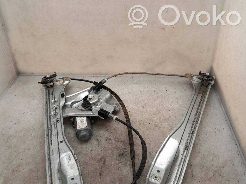 Renault Clio III Alzacristalli della portiera anteriore con motorino