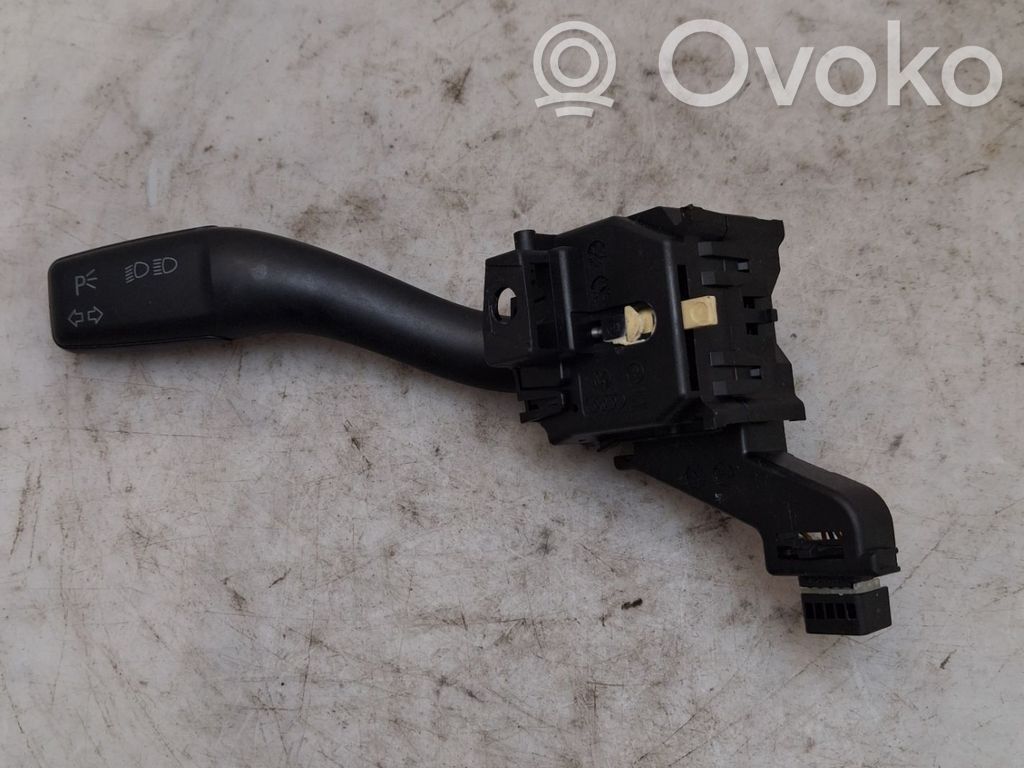 Audi A3 S3 8P Leva indicatori