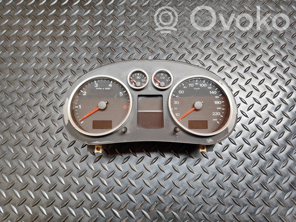 Audi A2 Licznik / Prędkościomierz 