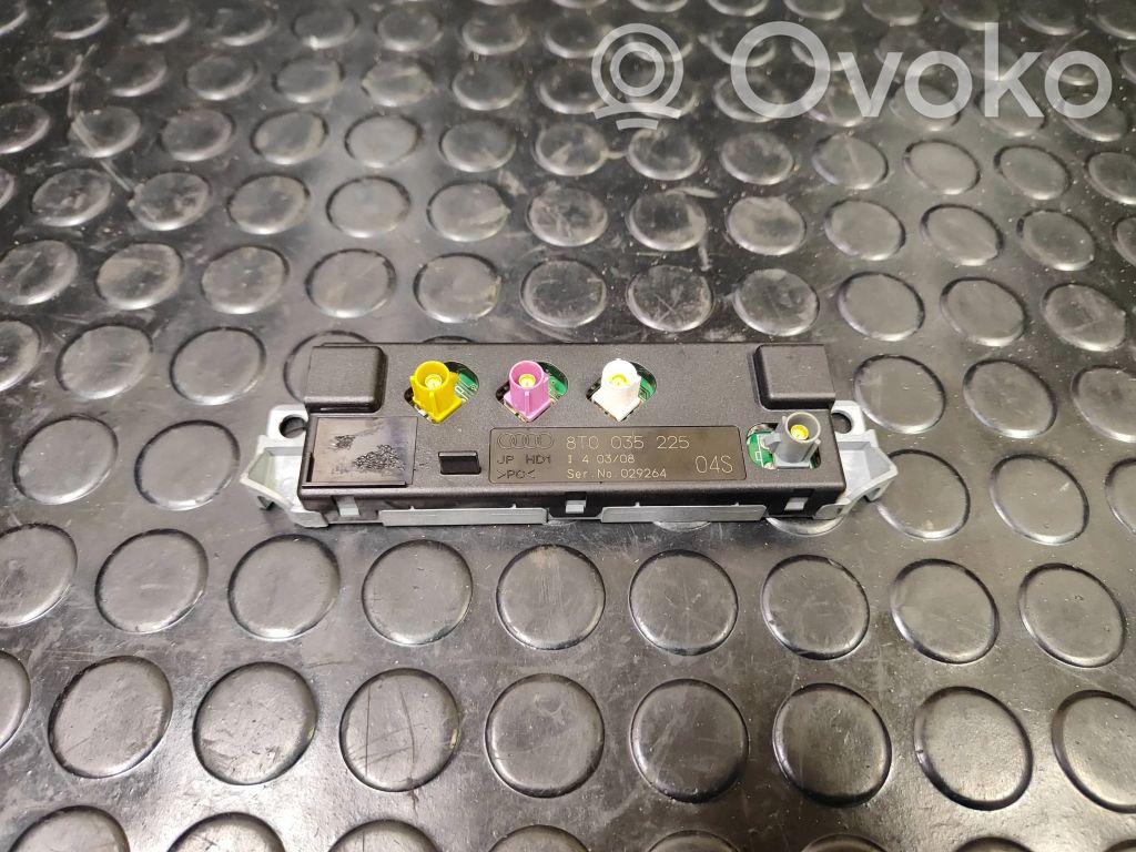 Antenos stiprintuvas   8T0035225