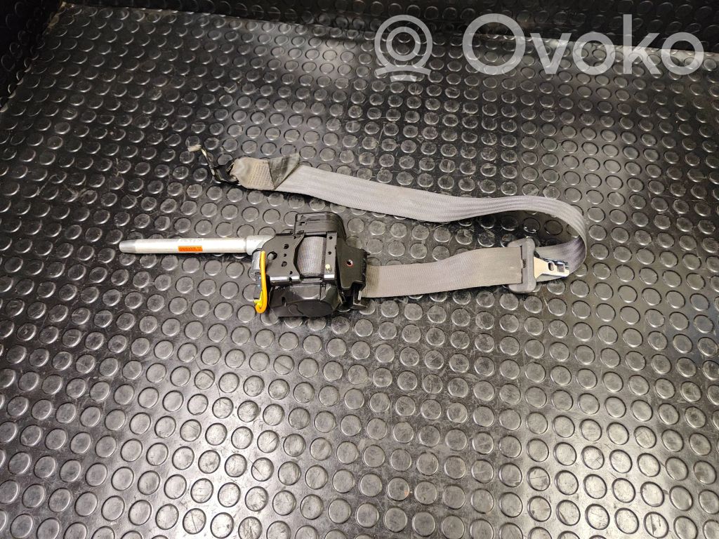Volvo V70 Cinturón trasero 