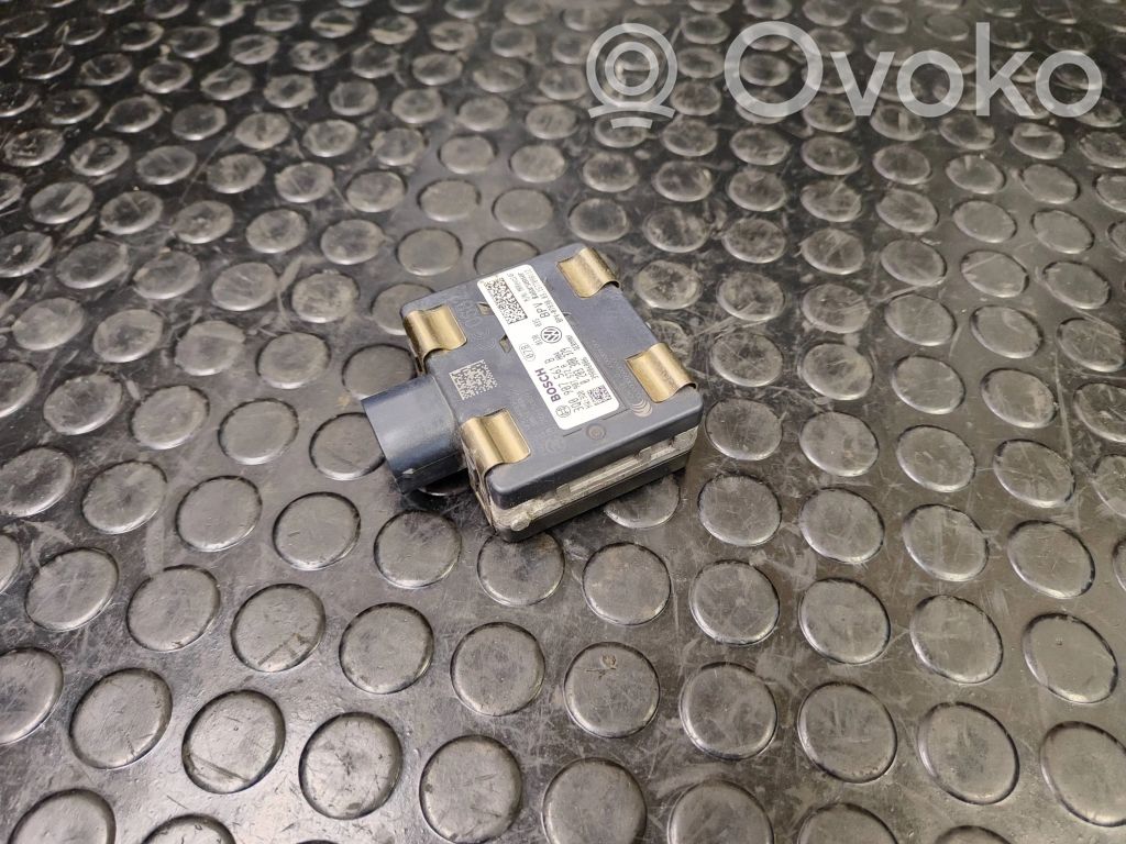 Volkswagen PASSAT B8 Sensor de radar Distronic 