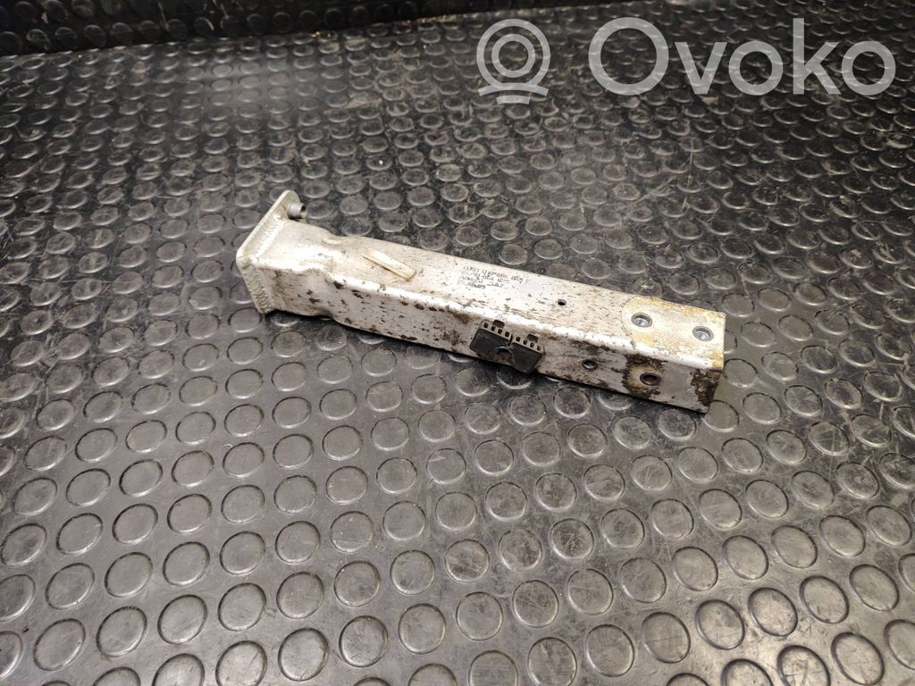 Audi A8 S8 D4 4H Priekšpusē bampera turētājs 