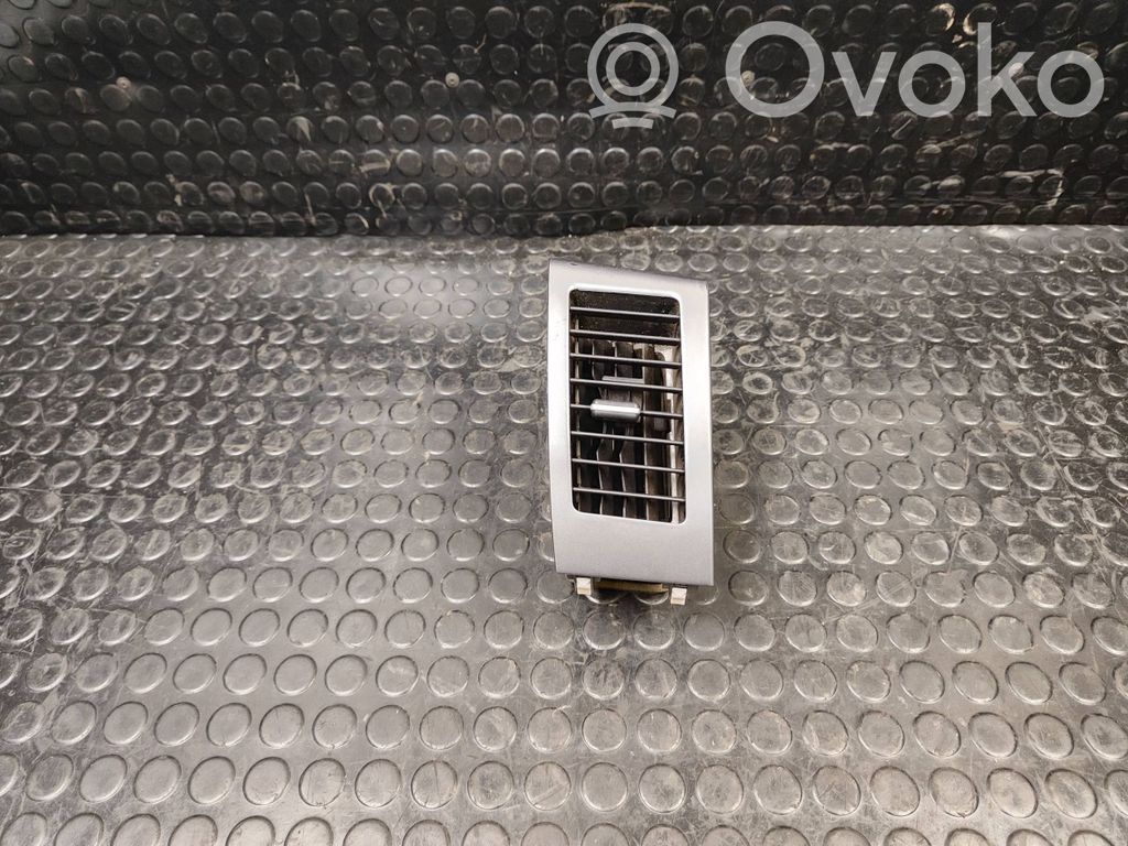 Peugeot 4007 Moldura protectora de la rejilla de ventilación lateral del panel 