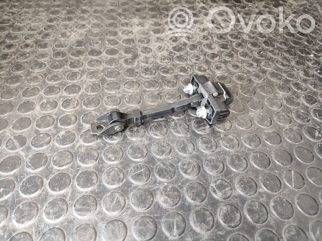 Renault Captur Etuoven pidätin 