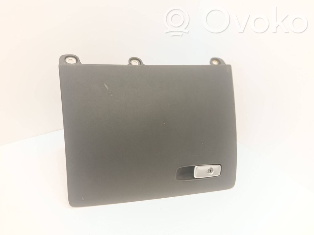 Guantera   8U1880324