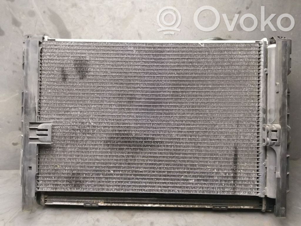BMW 3 E90 E91 Dzesēšanas šķidruma radiators 