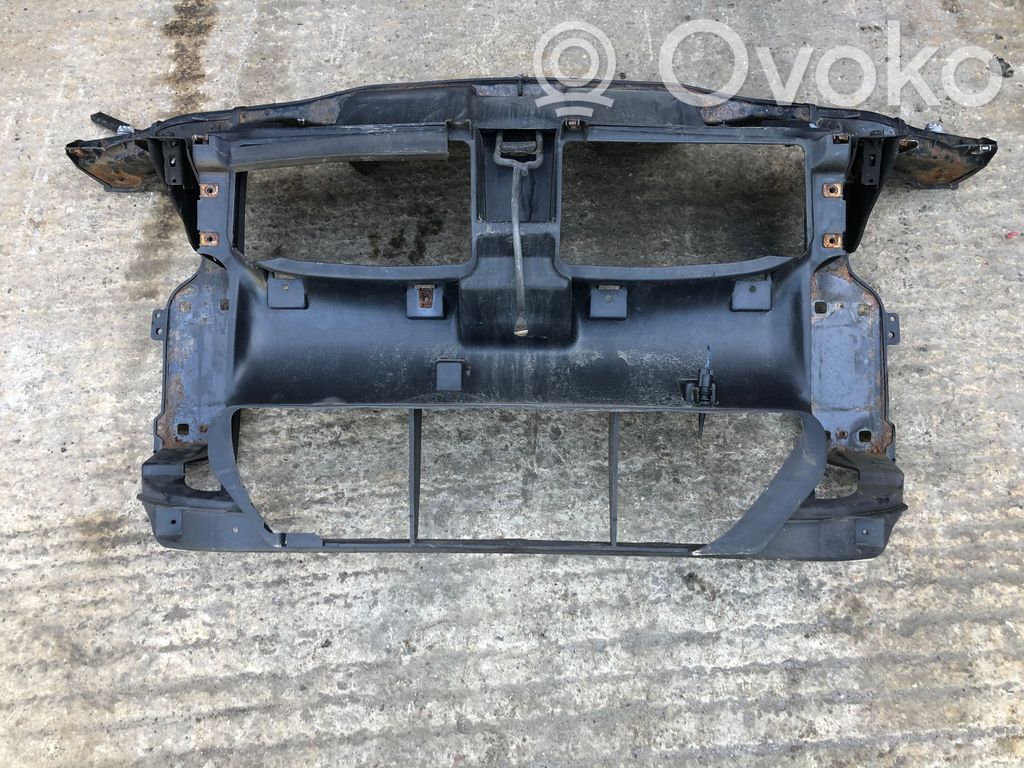 BMW 3 E90 E91 Radiatorių panelė 