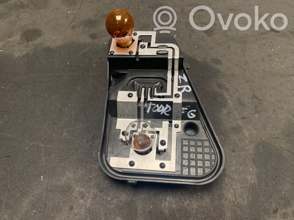 Volkswagen Touareg I Element lampy tylnej 