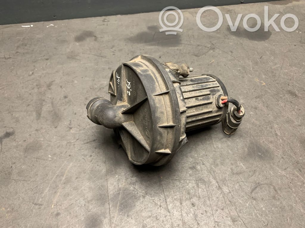 Audi A3 S3 8L Bomba de aire secundaria 