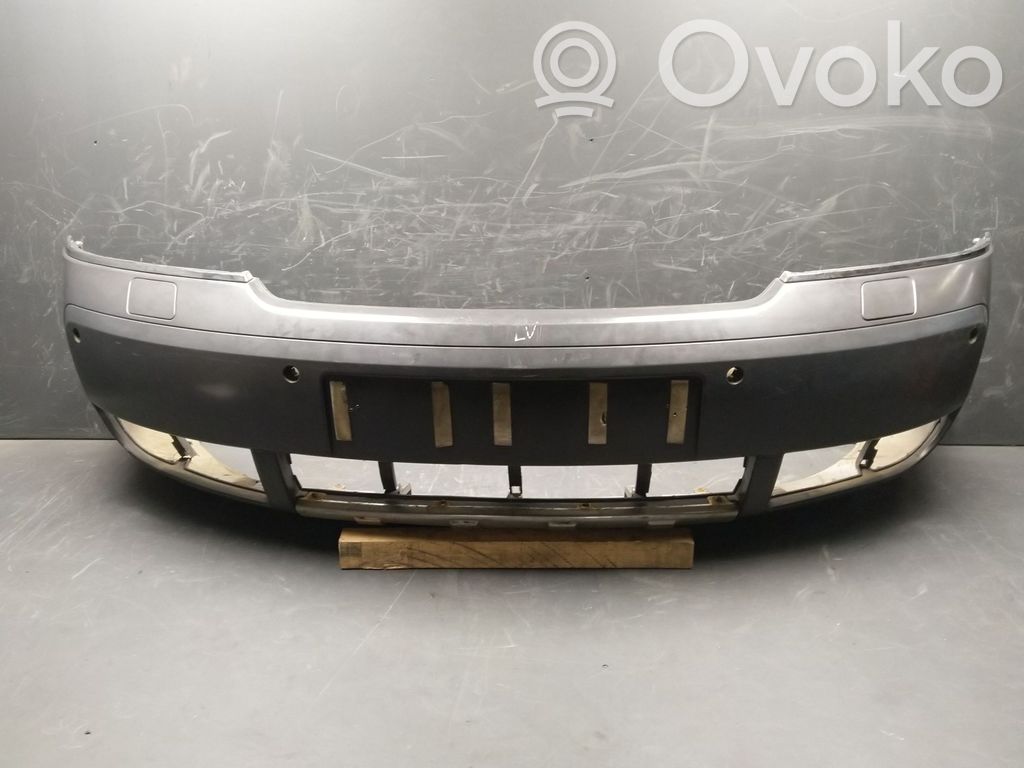 Audi A6 Allroad C5 Parachoques delantero 