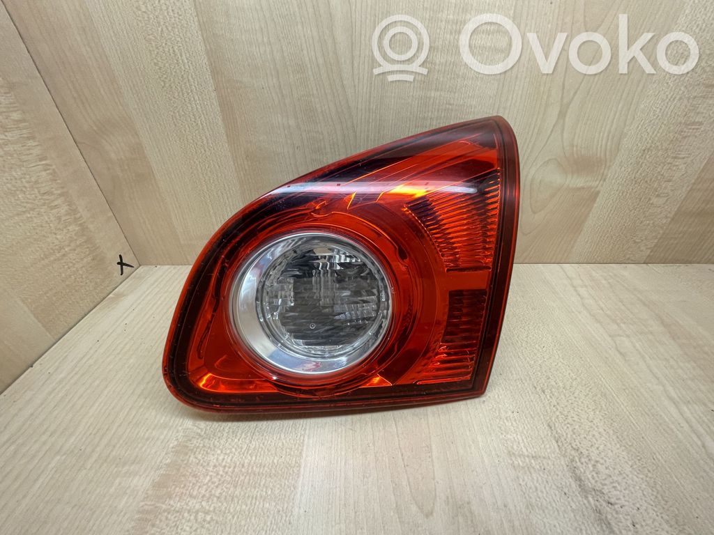 Nissan Qashqai Lampy tylnej klapy bagażnika 