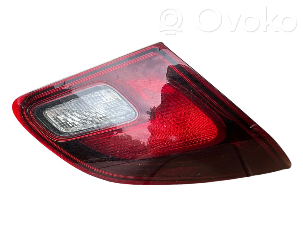 Opel Astra J Takaluukun takavalot 