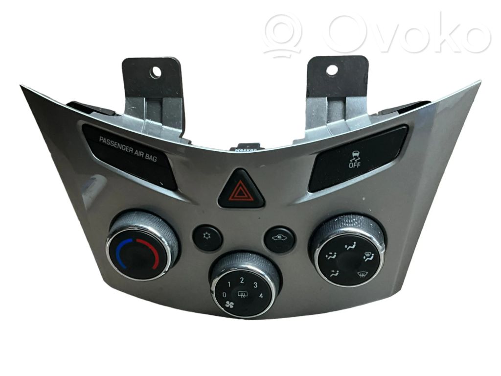 Chevrolet Captiva Climate control unit 