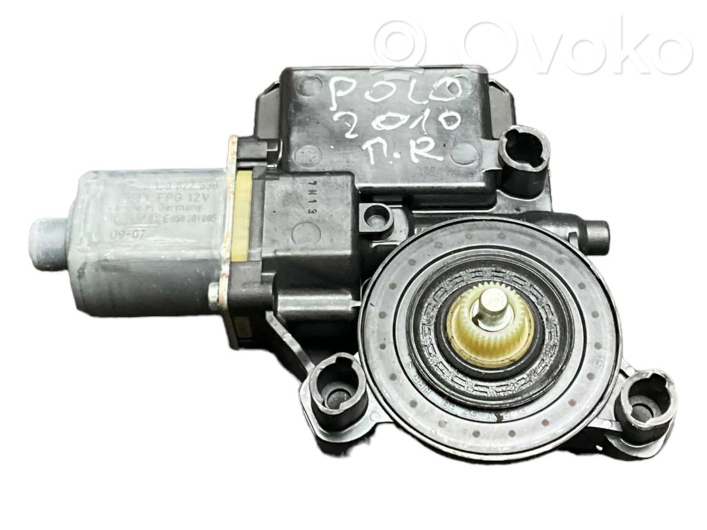 Silnik regulatora szyby drzwi przednich   6R0959802H,S850311045,0130822530