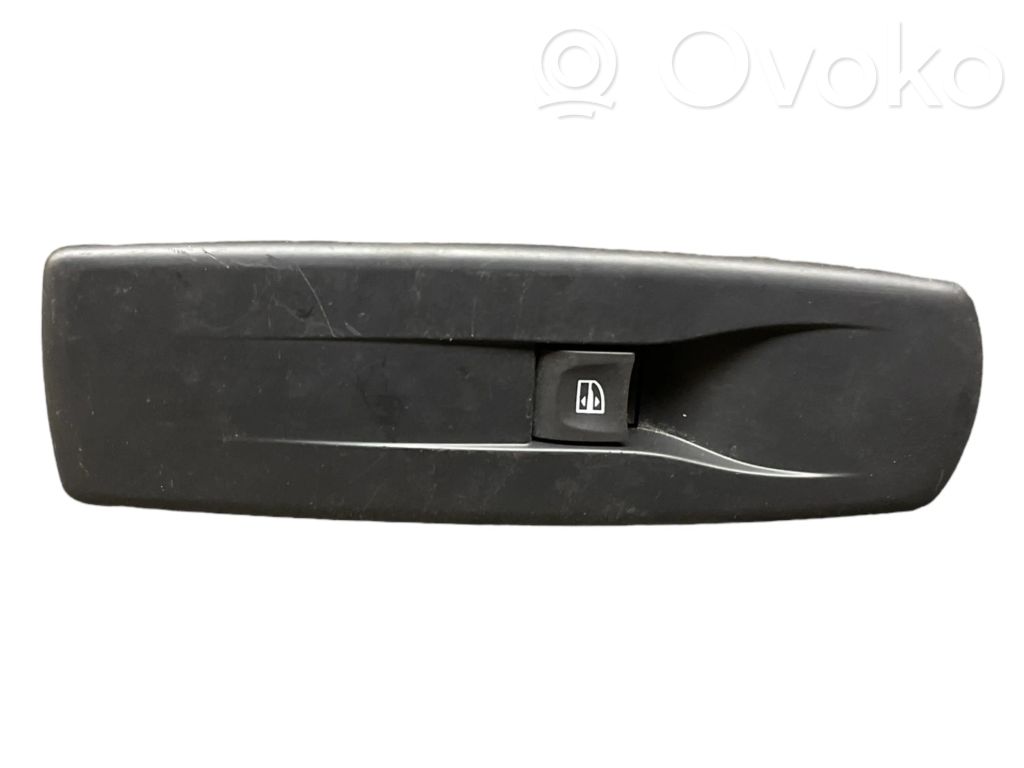 Renault Megane III Electric window control switch 